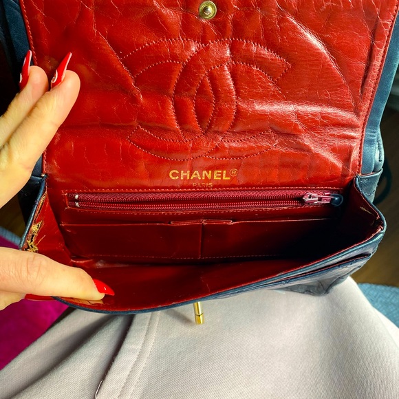 Chanel, vintage, small, dark navy leather, two toned (gold & silver) - Picture 14 of 16